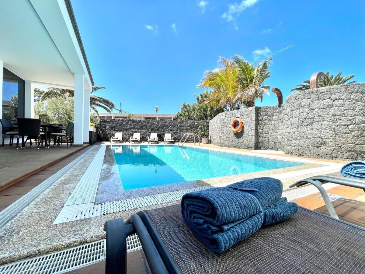 Mamma Mia Pool Heat Private & Jacuzzi Villa *