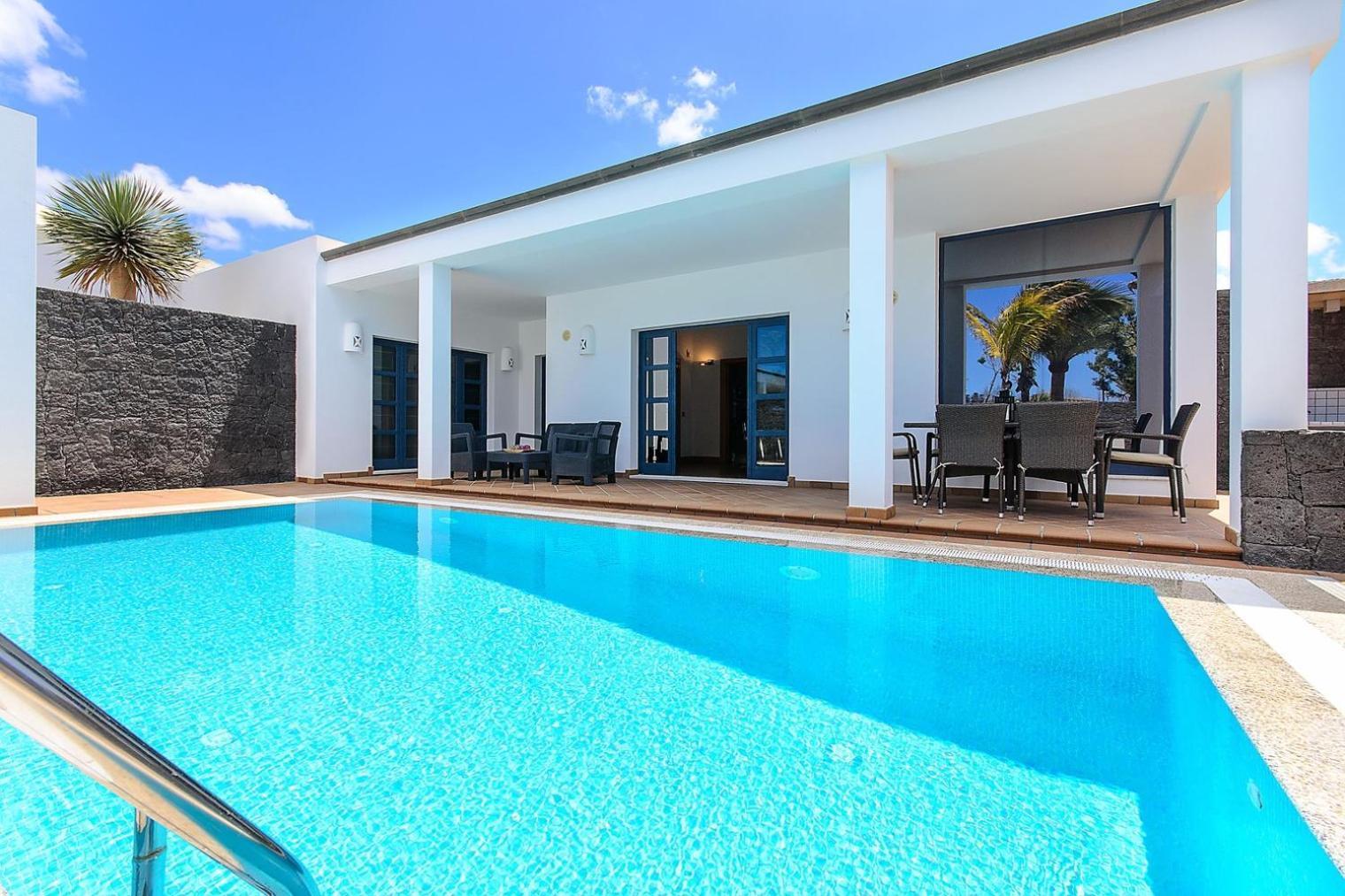 Mamma Mia Pool Heat Private & Jacuzzi Playa Blanca (Lanzarote)