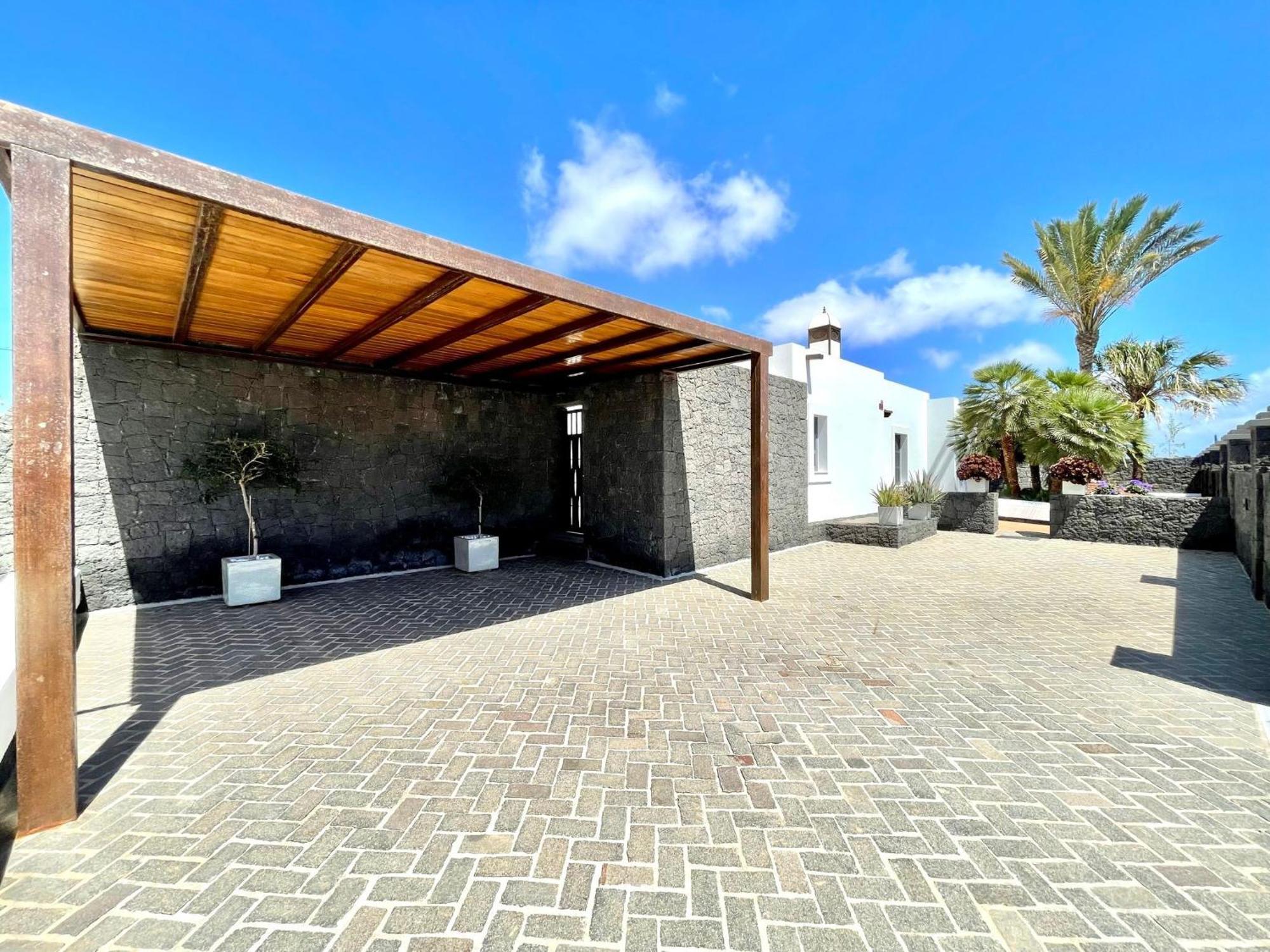 Mamma Mia Pool Heat Private & Jacuzzi * Playa Blanca (Lanzarote)