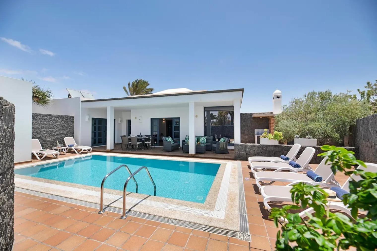 Mamma Mia Pool Heat Private & Jacuzzi Playa Blanca (Lanzarote)