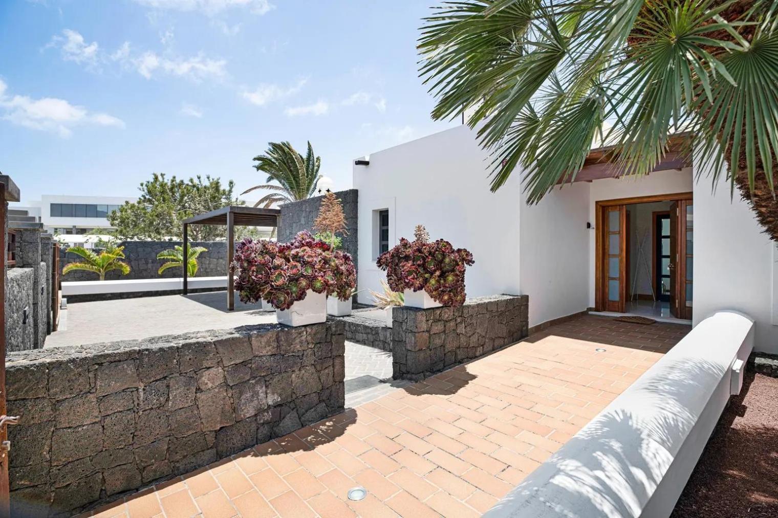 Mamma Mia Pool Heat Private & Jacuzzi Villa *
