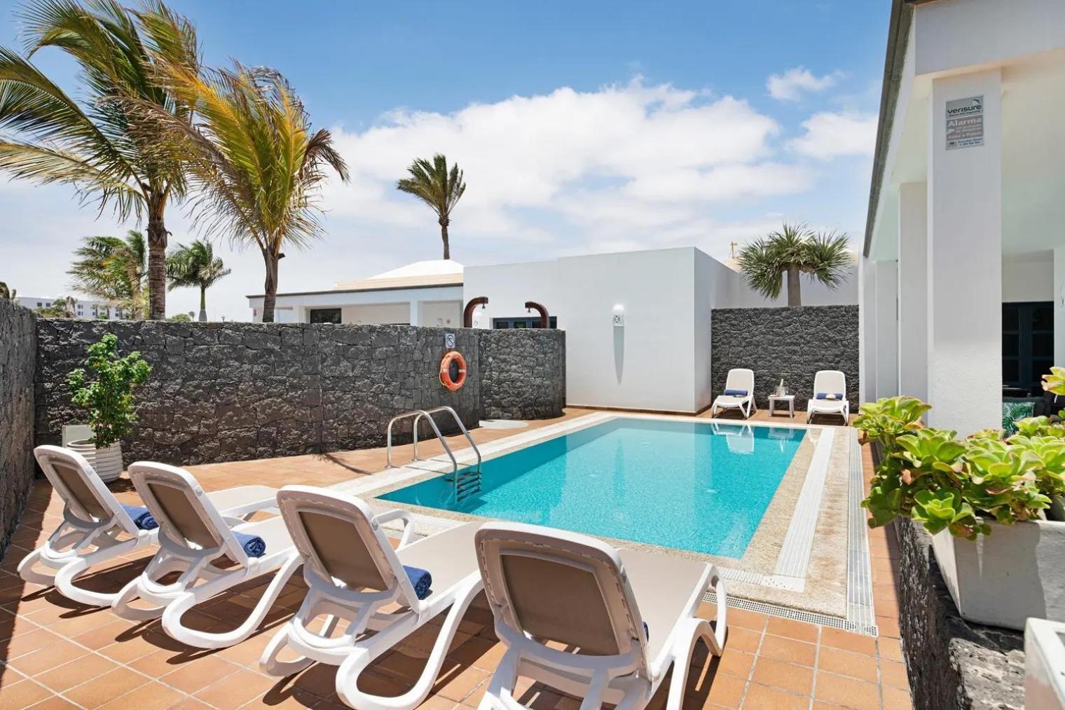 Mamma Mia Pool Heat Private & Jacuzzi Playa Blanca (Lanzarote)