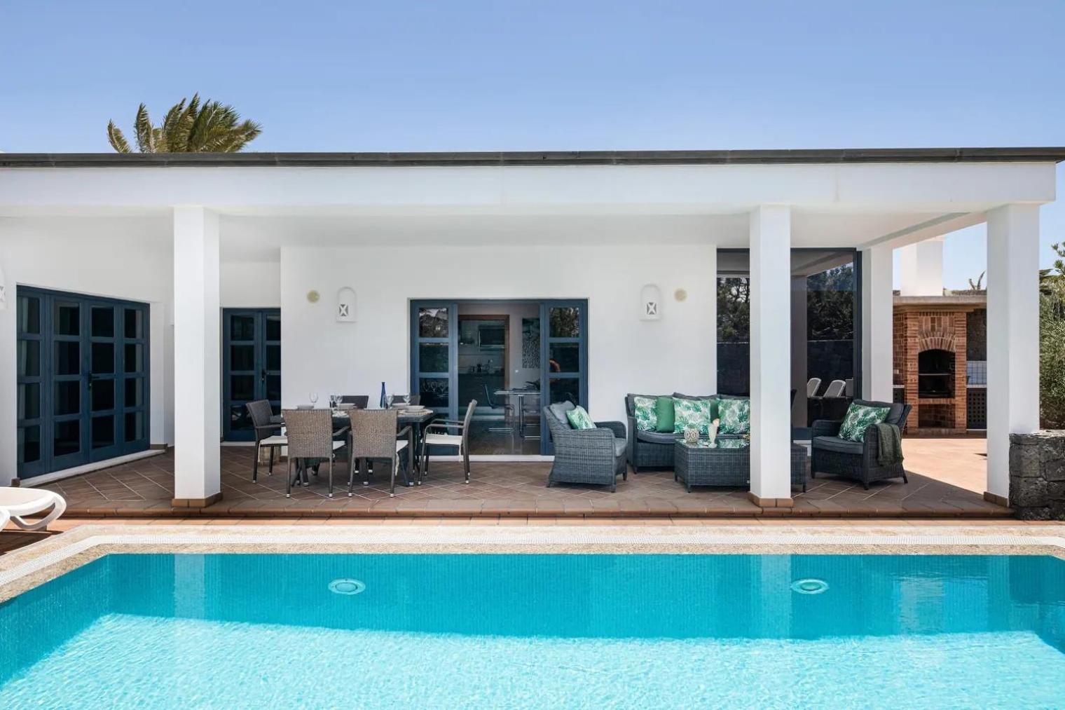 Mamma Mia Pool Heat Private & Jacuzzi Villa